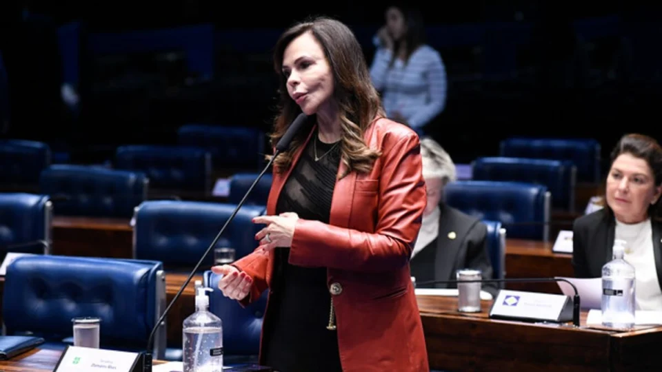 Pais e mães estudantes terão prazo maior para concluir cursos