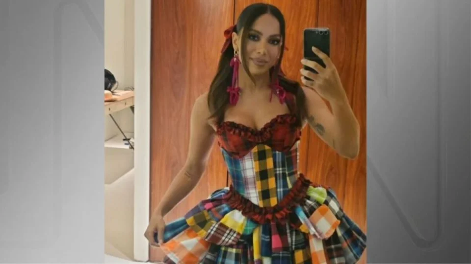 ‘Arraiá da Anitta’ reúne famosos com looks juninos; veja fotos