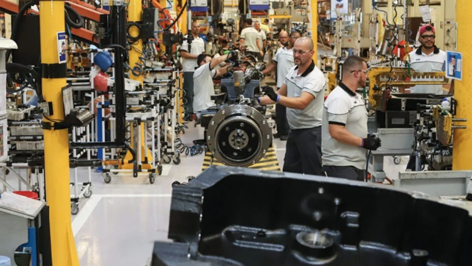 Desemprego cai a 7,1% no trimestre terminado em maio, diz IBGE