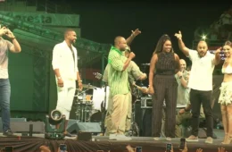 Parintins: Raquele canta com Thiaguinho e fala sobre Garantido: “Me arrepio”