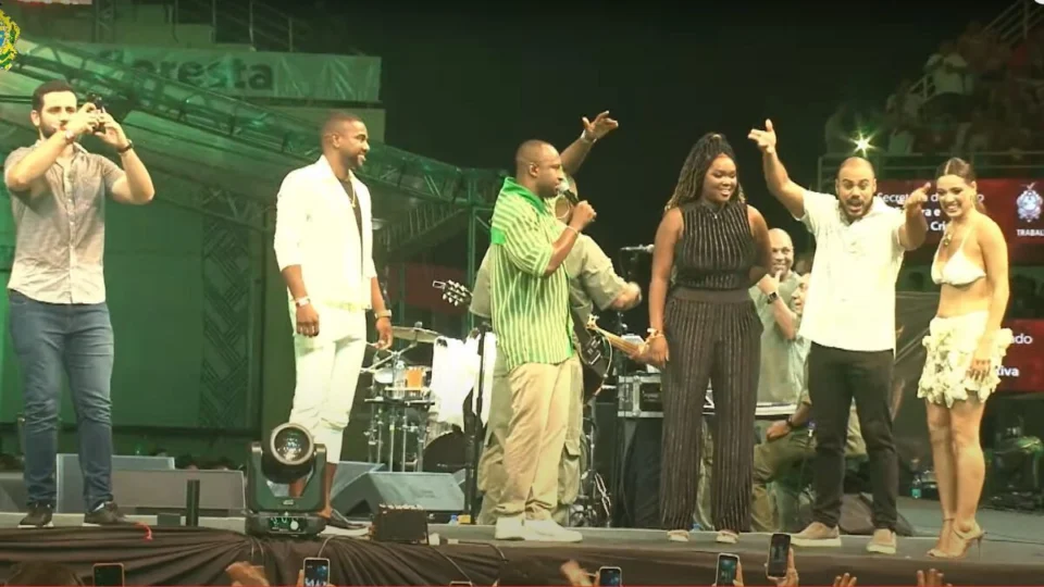 Parintins: Raquele canta com Thiaguinho e fala sobre Garantido: “Me arrepio”