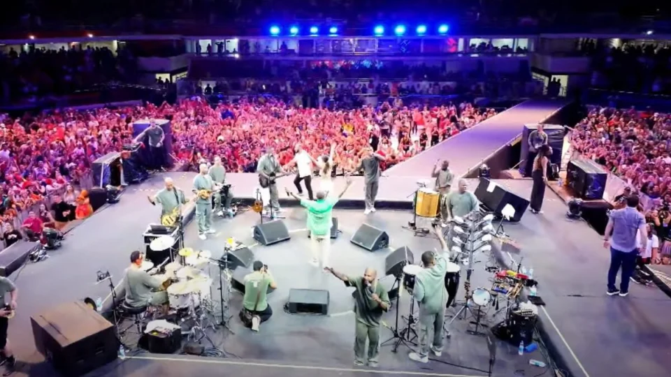 Festa dos Visitantes: Thiaguinho, Belo, famosos e ex-BBBs agitaram a ilha