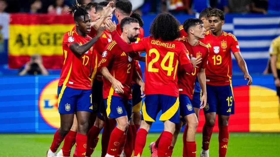 Eurocopa: Espanha bate Itália e garante vaga nas oitavas