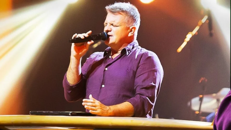 Bola de Neve: esposa consegue medida protetiva contra pastor