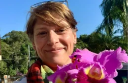 Ex-namorada de Dinho, do Mamonas, inicia nova profissão e se dá bem