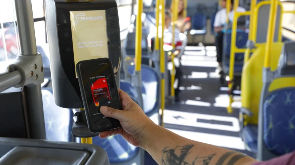 Veja as linhas de ônibus que aceitam cartão de crédito