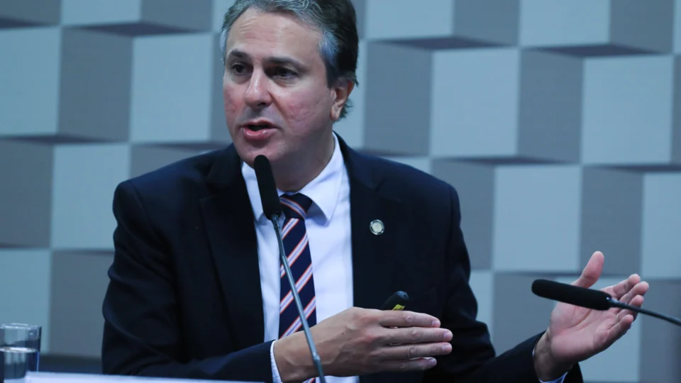 MEC suspende criação de cursos a distância até 2025 e fixa novo prazo