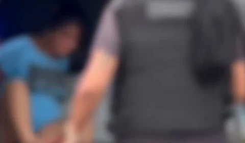 Mãe é presa por explorar sexualmente as próprias filhas em Manaus