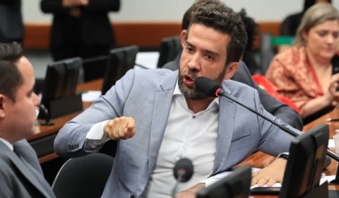 André Janones propõe apresentar o ‘PL do aborto paterno’