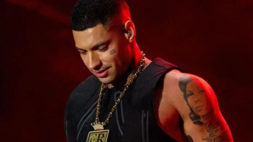 7 artistas que já foram presos por porte de maconha; veja lista