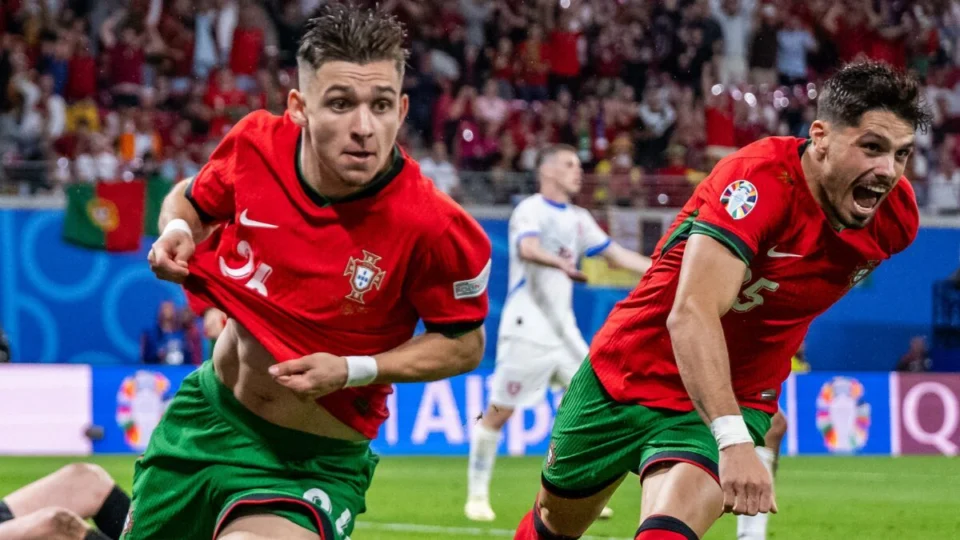 Eurocopa: de virada, Portugal derrota Tchéquia na estreia da competição