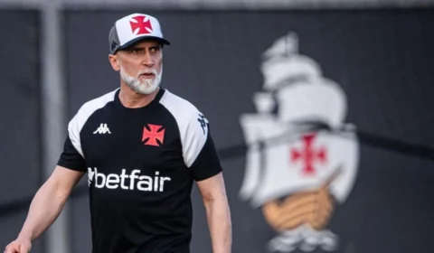 Álvaro Pacheco completa três jogos sem vitória com o Vasco