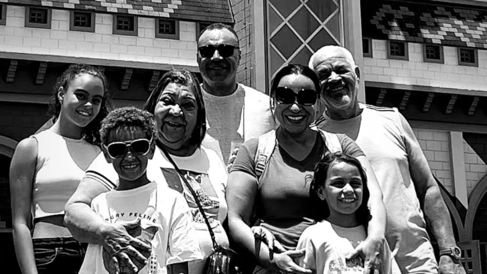 Em vídeo, Denilson lamenta morte da sobrinha de 9 anos