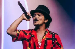 Bruno Mars encanta Brasília e segue com shows pelo Brasil