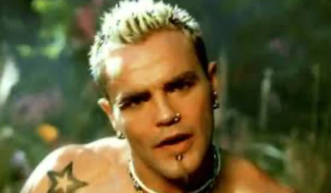 Cantor encontrado morto morava em pensão e tinha rotina estranha