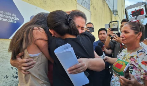 VÍDEO: Ex-funcionária de Djidja rebate acusações e explica ‘seita religiosa’