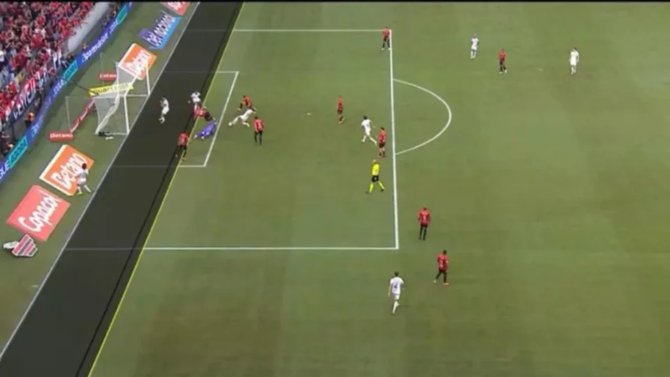 Veja o que disse o VAR no gol anulado do Flamengo