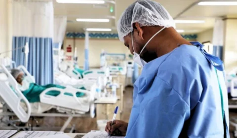 Guia virtual detalha 2.609 profissões e médias de salários; confira