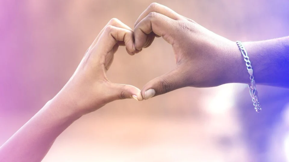 Casais não querem gastar no Dia dos Namorados, diz pesquisa