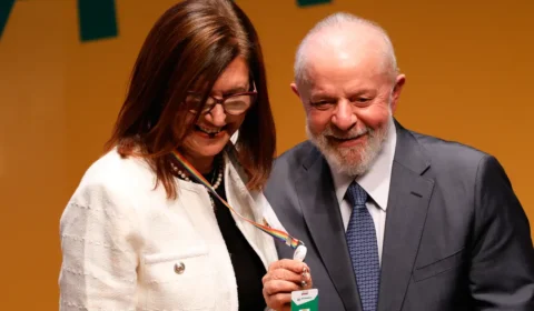 Lula quer Petrobras lucrativa e líder da transição energética