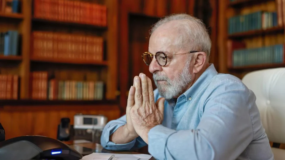 Bolívia: Lula articula encontro emergencial com outros países