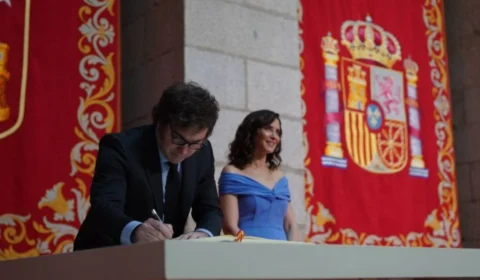 Milei quer tornar emissão de moeda crime contra a humanidade