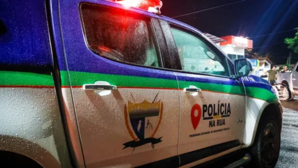 Jovem de 21 anos é ferida com pedaço de madeira ao cobrar dívida