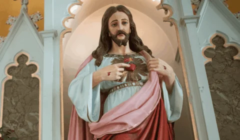 Sagrado Coração de Jesus: Papa anuncia extorsão apostólica sobre rito católico