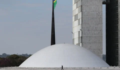 Senadores listam medidas para compensar desoneração da folha