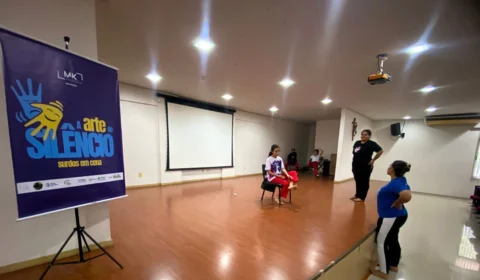 ‘A Arte do silêncio’ promove teatro para surdos em Manaus