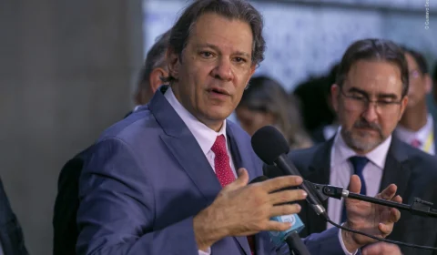 Governo mantém em estimativa de crescimento do PIB em 2,5%