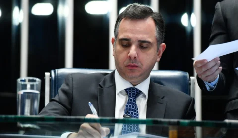 Pacheco é criticado por não pautar impeachment de Moraes