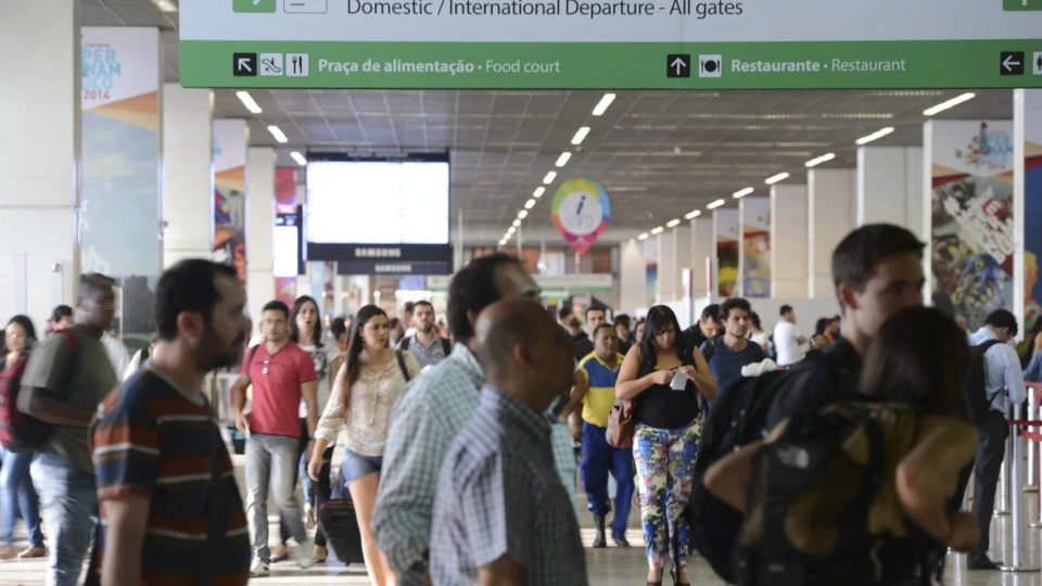 Aeroporto de Brasília registra atrasos após apagão cibernético