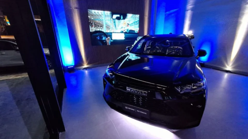 Manaus ganha 1ª concessionária de carros elétricos e híbridos