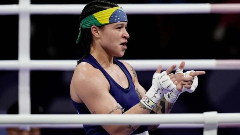 Olimpíadas 2024: Bia Ferreira garante medalha no boxe