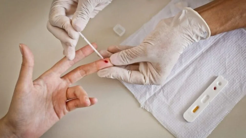 Farmácias são orientadas a realizar testes rápidos para HIV e sífilis