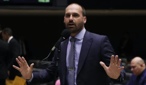 Eduardo Bolsonaro contraria aliados na votação de PEC