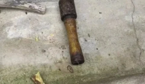 Idosa usa granada por 20 anos como se fosse martelo na China