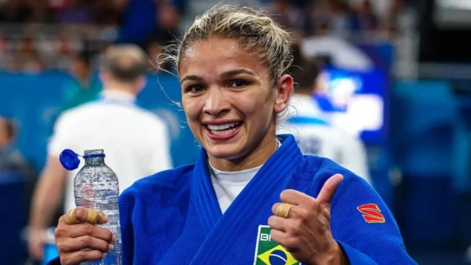 Olimpíadas 2024: Larissa Pimenta conquista bronze no judô