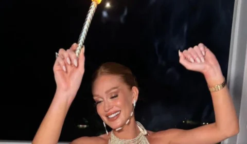 Mãe de Marina Ruy Barbosa rouba a cena em foto com a filha