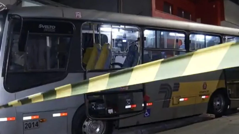 Motorista de ônibus é morto por passageiro durante discussão