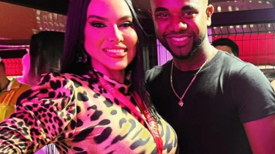 Musa do Boi Garantido leva “bolo” de Davi Brito e manda recado