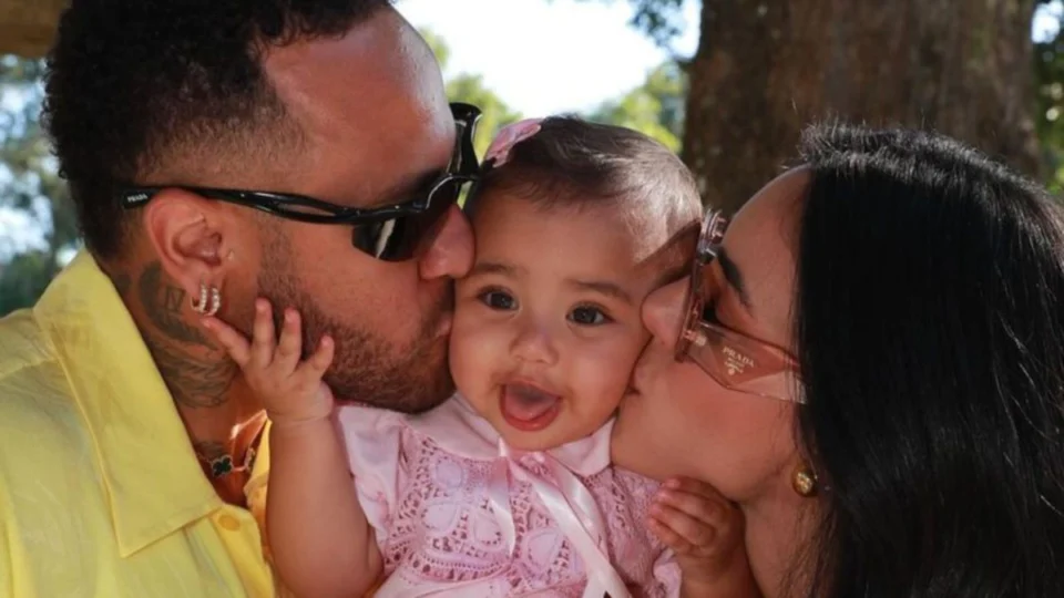 Após assumir filha, Neymar aproveita dia com Bruna Biancardi e Mavie; confira