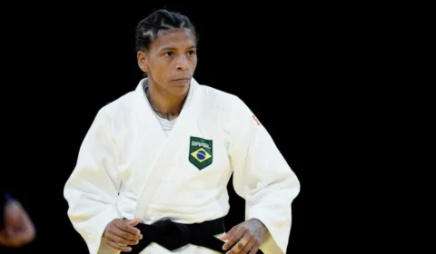 Olimpíadas 2024: Rafaela Silva garante vaga na semifinal do judô