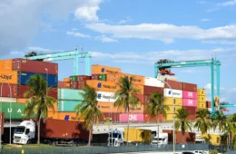 Procon notifica empresas de navegação para esclarecer sobretaxa no AM