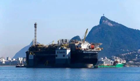 Produção de petróleo e gás natural aumenta 2,4% em um ano