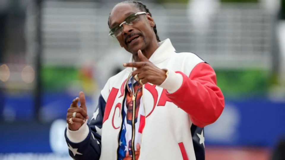 Snoop Dogg vai carregar tocha olímpica antes da abertura