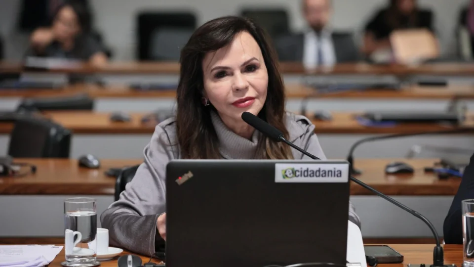 Regime para alunos impossibilitados de ir à escola vai à sanção