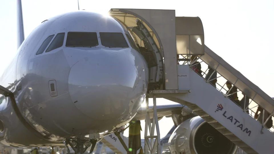 Voa Brasil: Há limite de renda para ser contemplado?