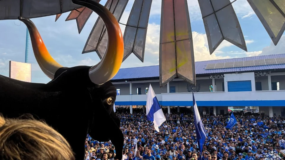 Tricampeão: veja comemoração do Caprichoso pelo título no Festival de Parintins